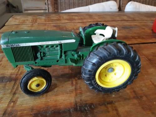 JOHN DEERE ERTL VINTAGE TOY TRACTOR 2440 #584 DIE-CAST METAL MADE IN USA