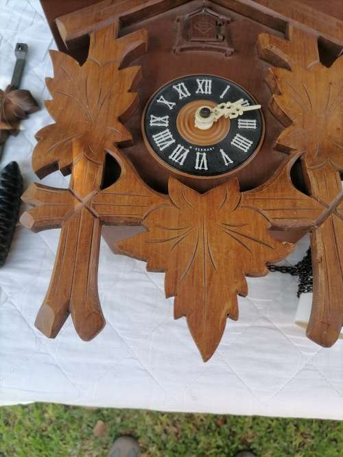 BLACK FOREST CUCKOO CLOCK IS EXTREMELY LARGE - 100% COMPLETE AND WORKING - MADE IN WESTERN GERMANY