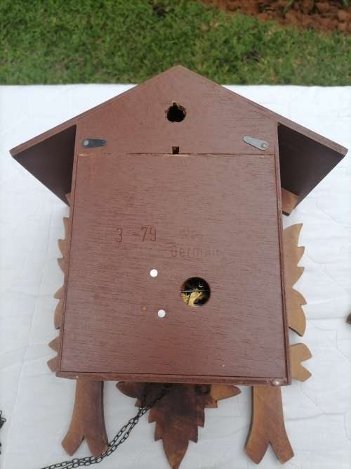 BLACK FOREST CUCKOO CLOCK IS EXTREMELY LARGE - 100% COMPLETE AND WORKING - MADE IN WESTERN GERMANY