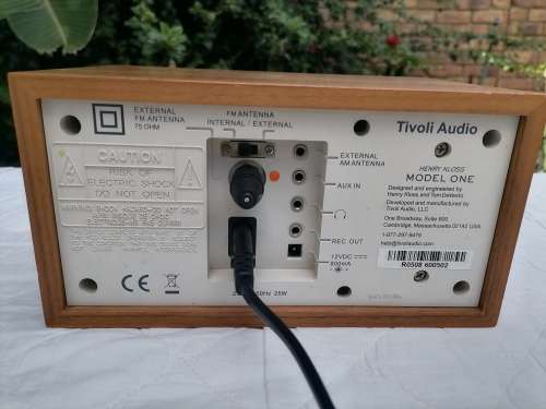 HIGH QUALITY - Tivoli Audio model One Am/ Fm Table Radio, Classic/ Walnut, 2.4 Lb - 100% WORKING
