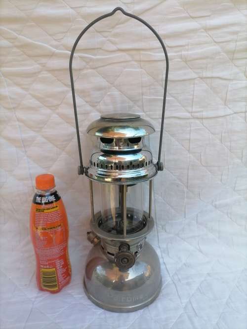 1950s VINTAGE PETROMAX 821/250 CP KEROSENE LANTERN MADE IN GERMANY - AMAZING NO DENTS, WITH GLASS
