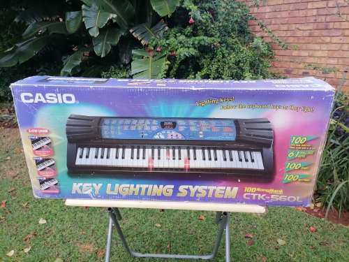 CASIO CTK-560L 100 SONGBANK KEYBOARD - 61 FULL-SIZE KEYS - 100 TONES - 100 RHYTHMS - 100% COMPLETE