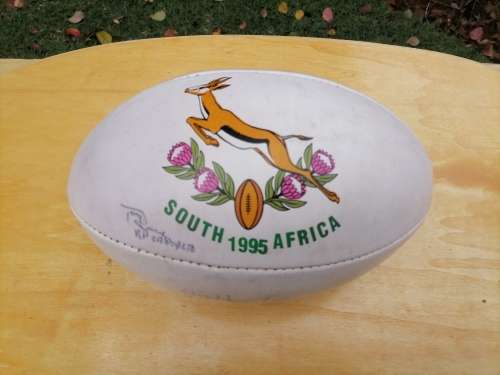 1995 SPRINGBOK WORLD CUP  LEATHER RUGBY BALL SIGNED - FULL SIZE PUMPED UP  - AMAZING CONDITION