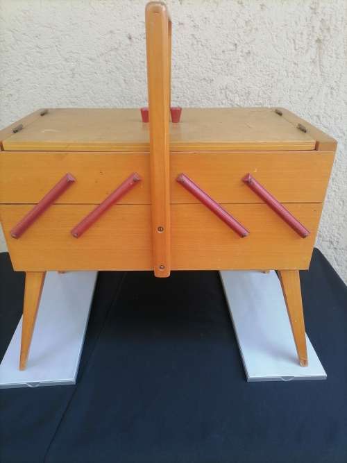 VINTAGE OAK 2-TIER LARGE SEWING BOX - AMAZING CONDITION