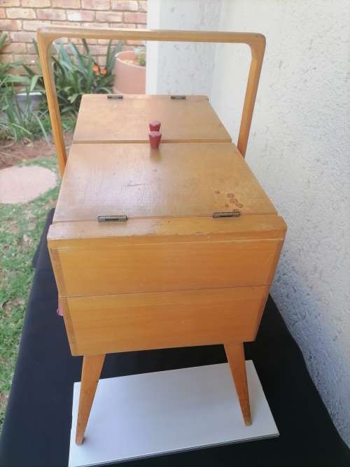 VINTAGE OAK 2-TIER LARGE SEWING BOX - AMAZING CONDITION