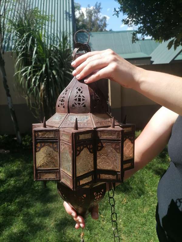 R1 5000. 00 - VINTAGE Classic Moroccan DECOR CHANDELIER - AMAZING CONDITION