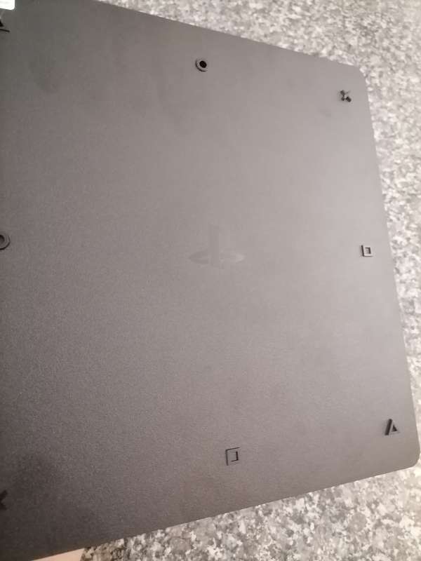 1 TB SLIM PS4 CONSOLE WITH PS4 CONTROLLER - NEAR MINT CONDITION - SAME DAY SHIPPING