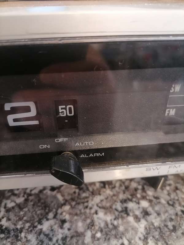 1950`S VINTAGE PYE SOLID STATE RADIO ALARM CLOCK - PORTABLE - REAL DILES - 100% WORKING