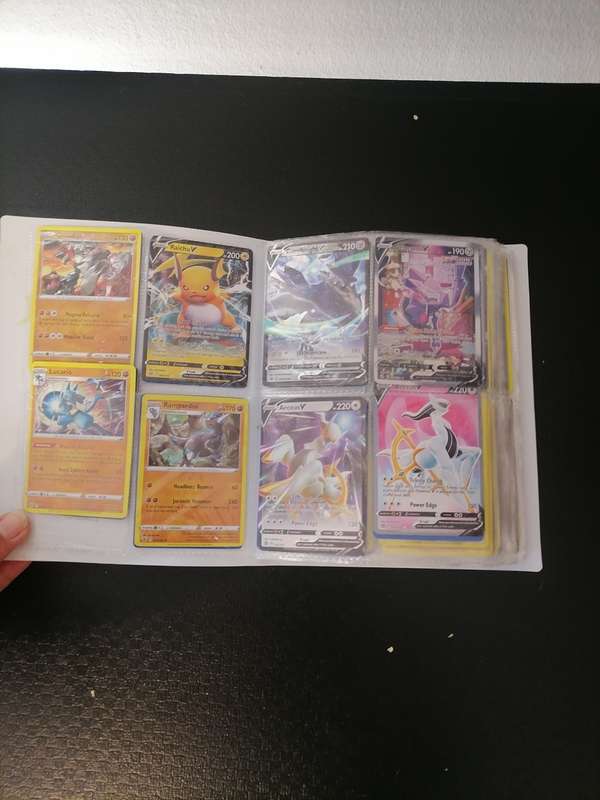 182 Pokémon Cards