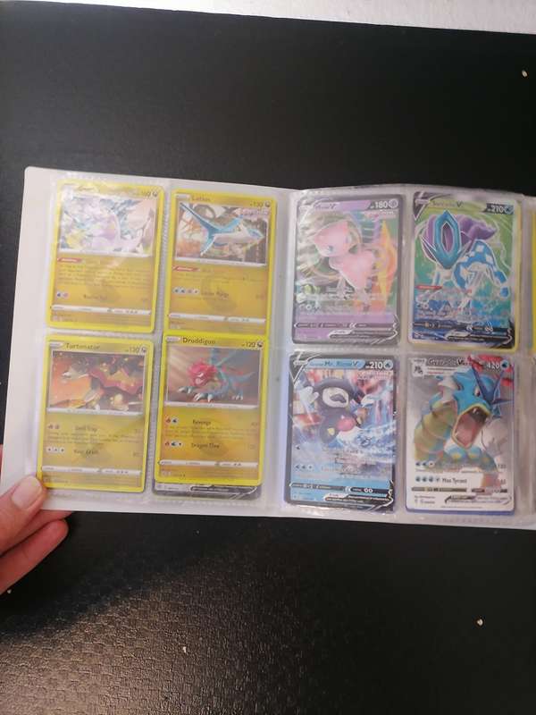 182 Pokémon Cards