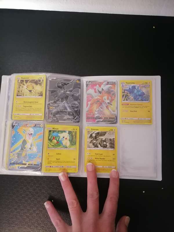 182 Pokémon Cards