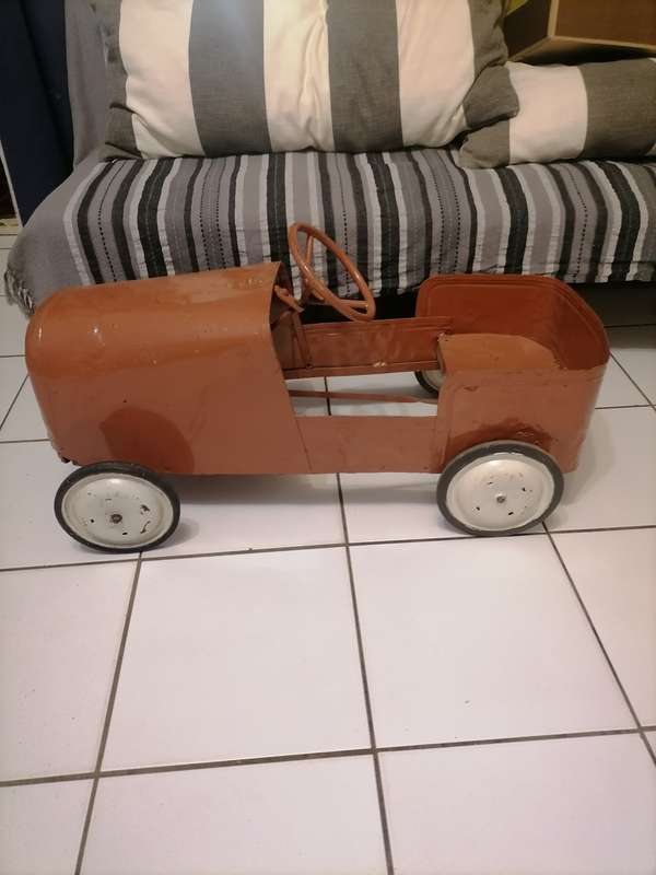 VINTAGE 1957 SA TRIANG LINES BROS CAPTAIN PEDAL CAR COMPLETE WORKING CONDITION.