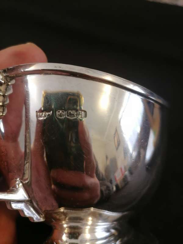 200g - Hallmarked Sterling Silver Gravy/Sauce Boat mappin & Webb shield field london