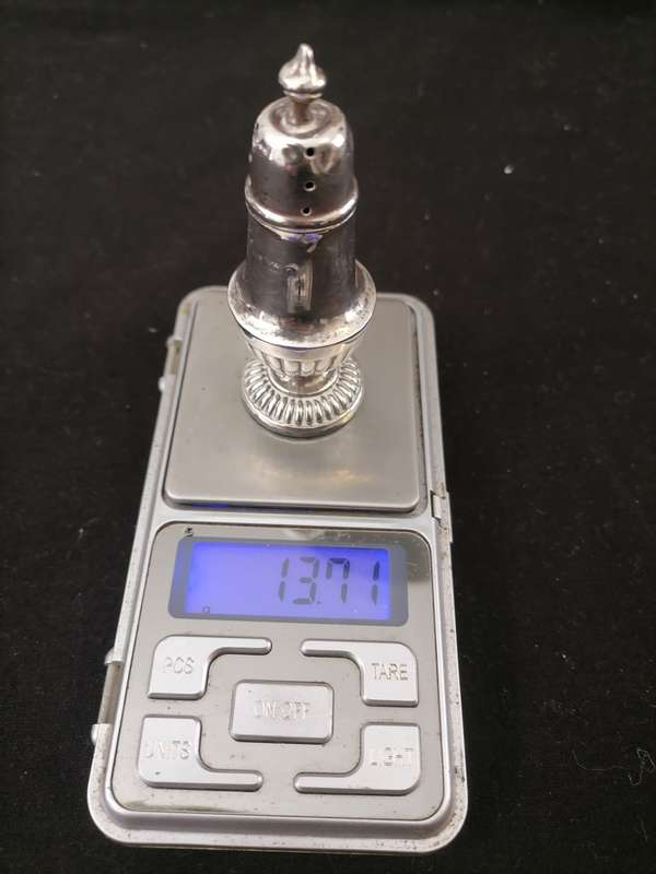 13,71 Grams - Hallmarked 925 Sterling Silver Pepper or salt shaker
