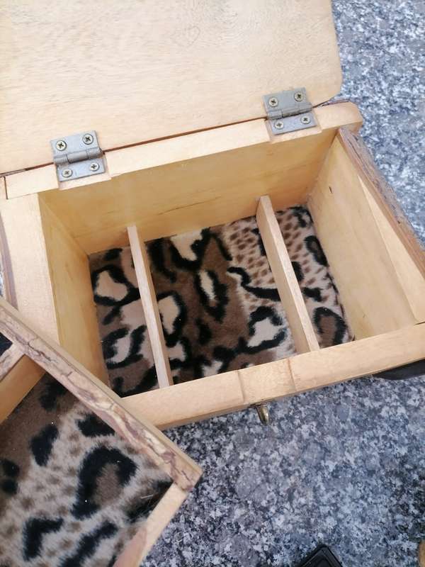 Oak Hand Made Jewelry/ TRINKET Box Very Heavy