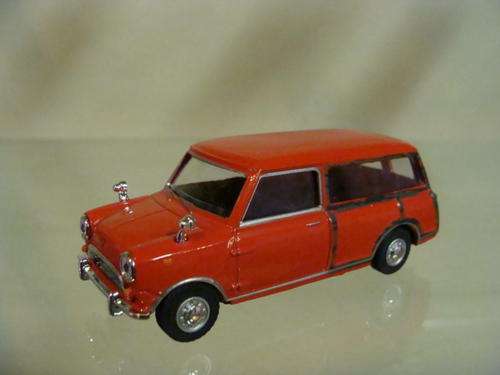 MINI TRAVELLER VAN "RED", 1/43,NIB,die cast by Cararama