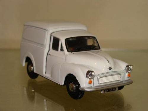 MORRIS MINOR VAN WHITE, 1:43, Die Cast, New in Box by Oxford