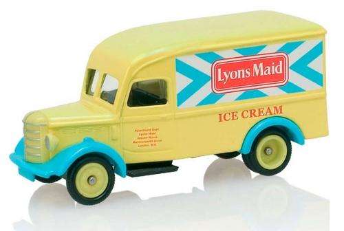 CORGI "Days Gone" 30cwt Truck Lyons Maid -  Die-Cast, NIB