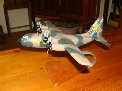 SAAF Hercules C-130B    South African Air Force "Flossie" no. 403,  Wingspan 390mm