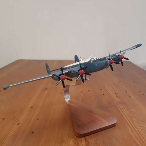 AVRO SHACKLETON 1722 South African Air Force, Mahogany, Wingspan 437mm with Stand