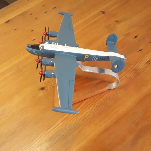 AVRO SHACKLETON 1722 South African Air Force, Mahogany, Wingspan 437mm with Stand