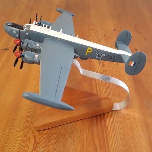 AVRO SHACKLETON 1722 South African Air Force, Mahogany, Wingspan 437mm with Stand