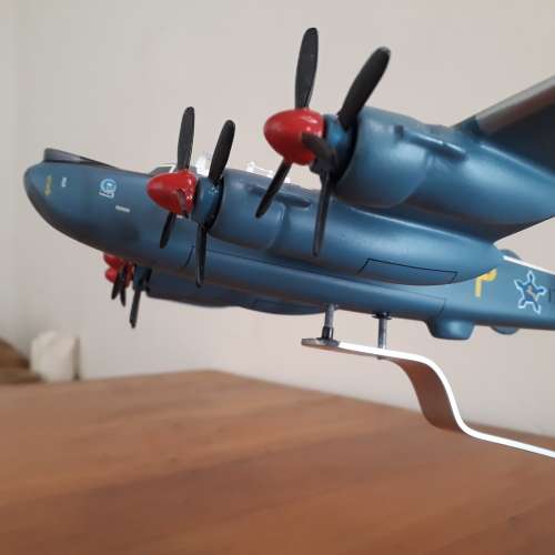 AVRO SHACKLETON 1722 South African Air Force, Mahogany, Wingspan 437mm with Stand