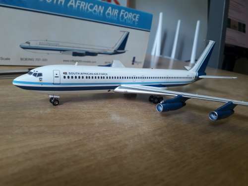 SOUTH AFRICAN AIR FORCE BOEING 707-320, DIE-CAST, SCALE 1:200 by INFLIGHT 200, Limited Ed., with BOX