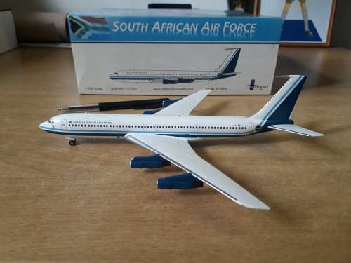 SOUTH AFRICAN AIR FORCE BOEING 707-320, DIE-CAST, SCALE 1:200 by INFLIGHT 200, Limited Ed., with BOX