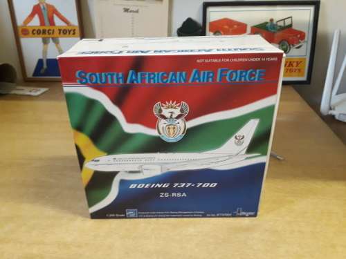 SOUTH AFRICAN AIR FORCE BOEING 737-700, DIE-CAST, SCALE 1:200 by INFLIGHT 200, Limited Ed., with BOX