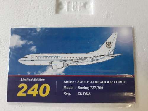 SOUTH AFRICAN AIR FORCE BOEING 737-700, DIE-CAST, SCALE 1:200 by INFLIGHT 200, Limited Ed., with BOX