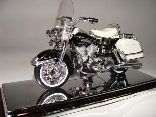 HARLEY-DAVIDSON 1968 Electra Glide by Maisto 1:18