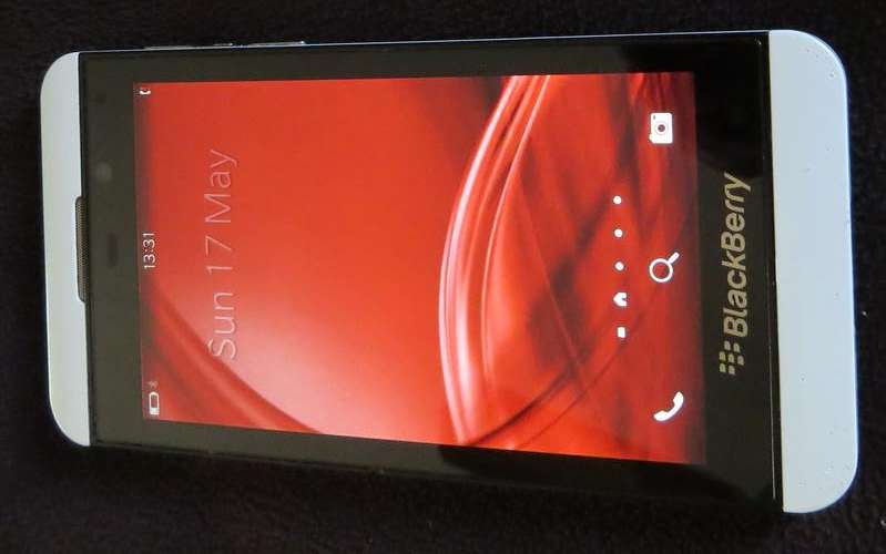 White BlackBerry Z10 -  Excellent condition
