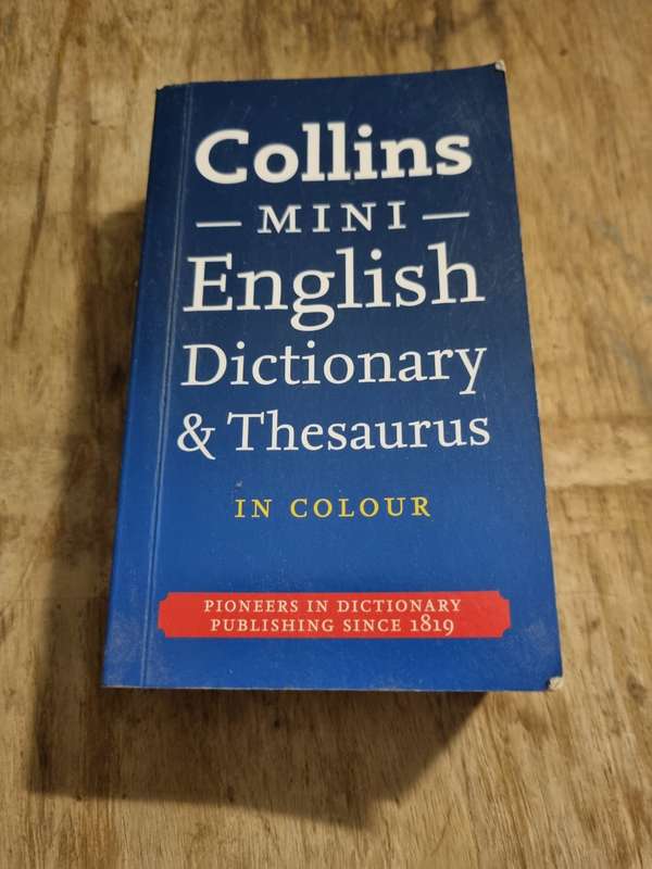 Collins Mini English Dictionary and Thesaurus