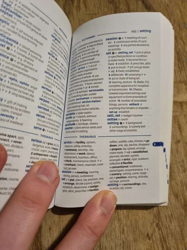 Collins Mini English Dictionary and Thesaurus