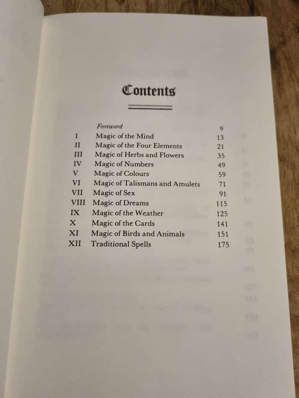 Natural Magic - Valiente, D.