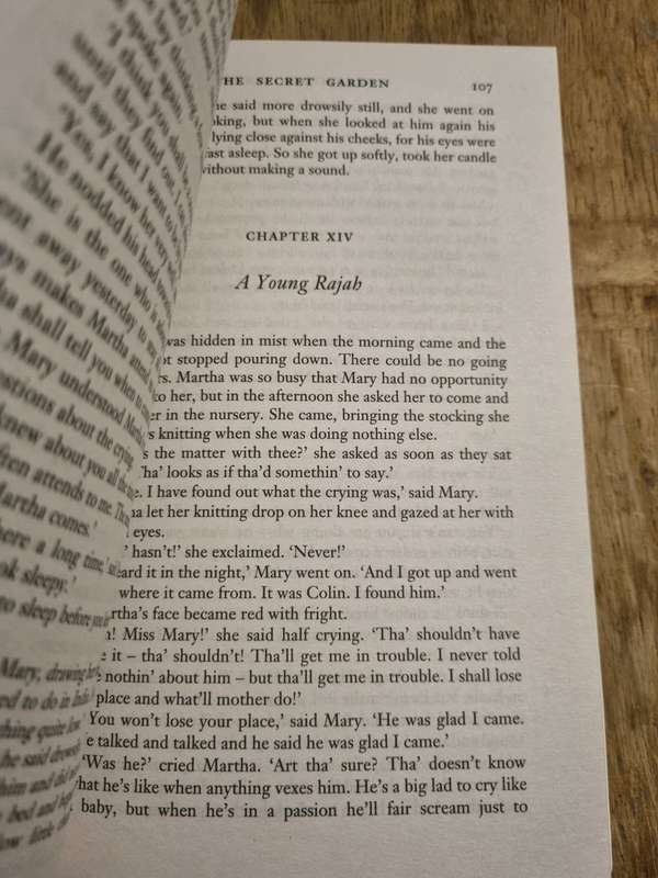 The Secret Garden - Frances Hodgson Burnett - Wordsworth Classics