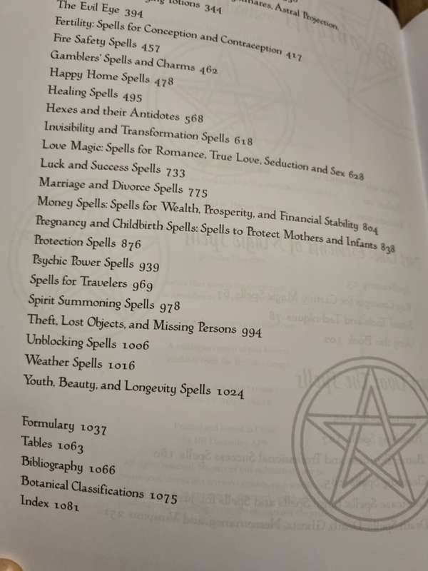 Encyclopedia of 5 000 spells - RARE find! Large book