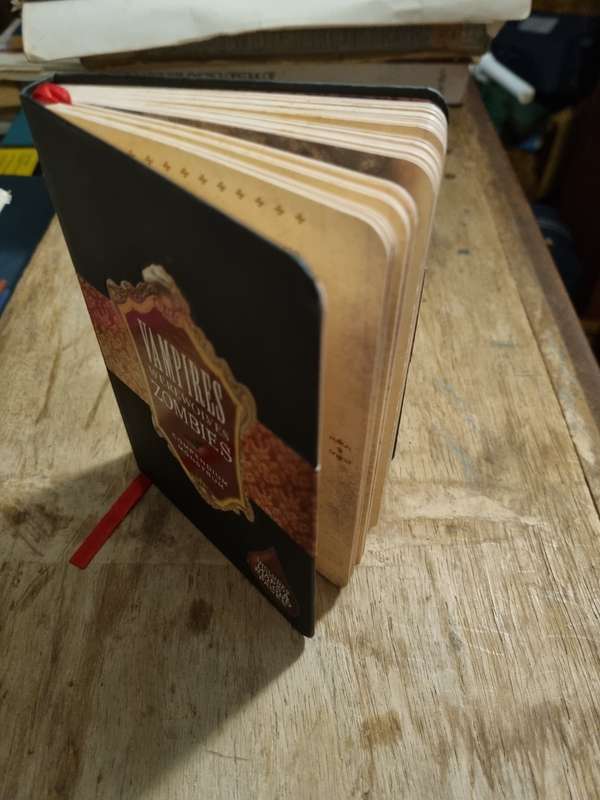 Vampires, Werewolves, Zombies - Pocket book