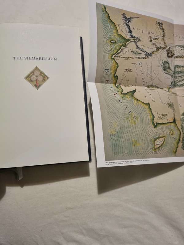 The Silmarillion - Illustrated by JRR Tolkien