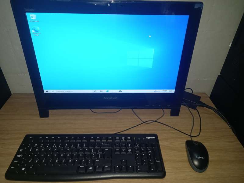 Lenovo ThinkCentre Edge Core i3- 4gb Ram 500gb HD All in One