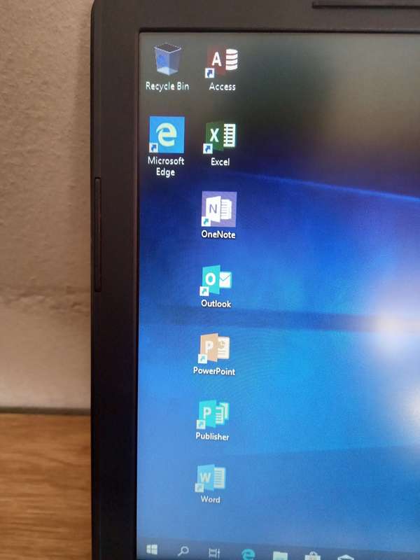 Dell Core i3  6th Gen 8gig Ram 1000gb Hard Drive