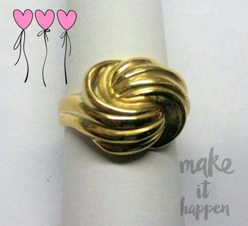 ** 9CT SOLID GOLD RING **