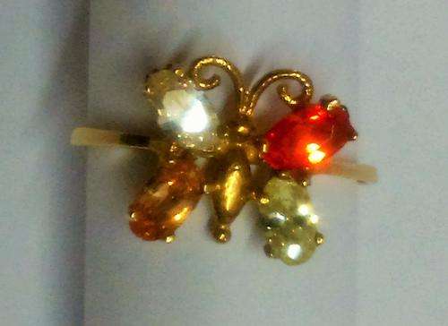 **9CT SOLID GOLD BUTTERFLY RING WITH GEMS [R25000]**