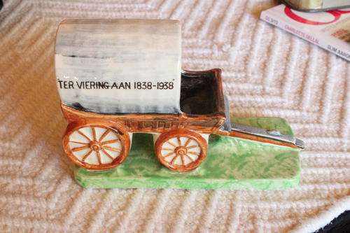 1938 GREAT TREK CERAMIC OXWAGON