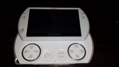 Sony PSP Go - White