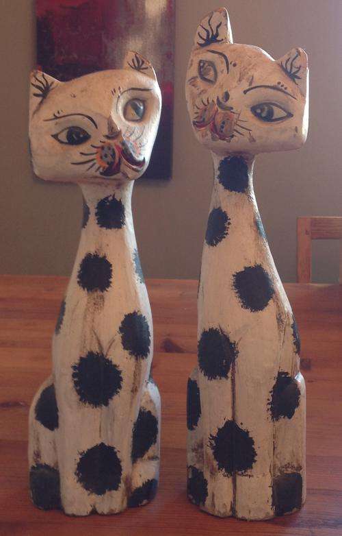 2X30cm wooden cats