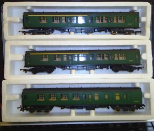 Lima Rake of coaches - British Railway HO Scale