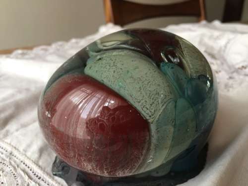 Glass paperweight / dump