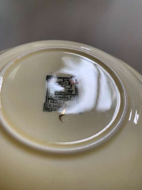 Grindley set of 6 dessert bowls with flower motif - one has been repaired